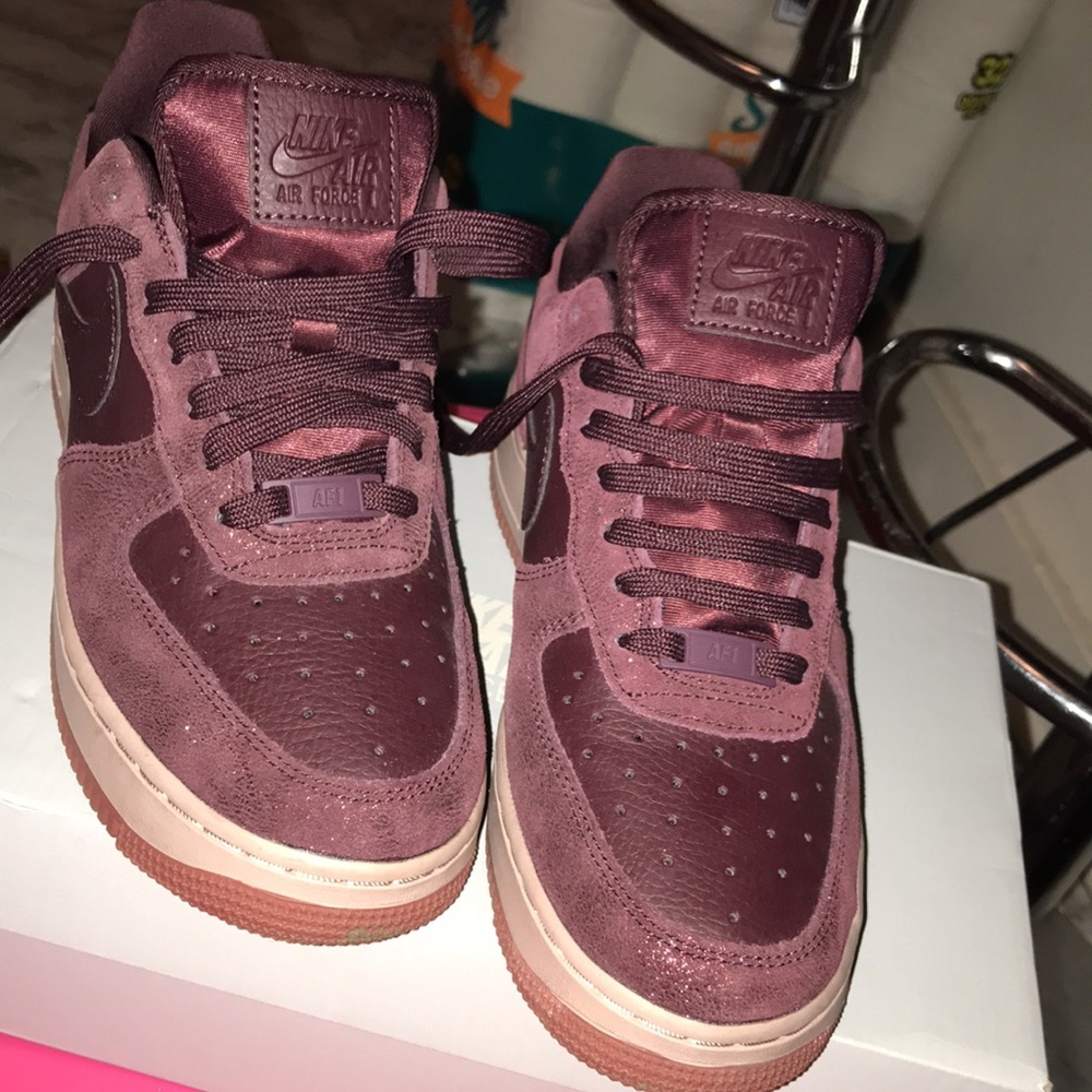 Nike Air Force 1 '07 Burgundy n Tan